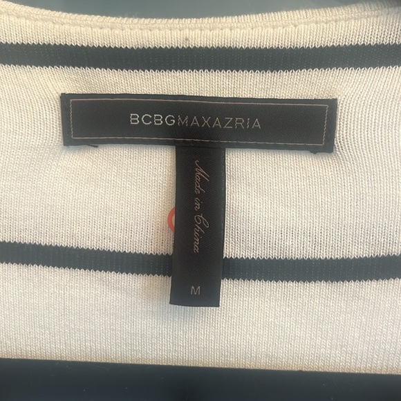 BCBG lightweight knit top - Picture 2 of 2